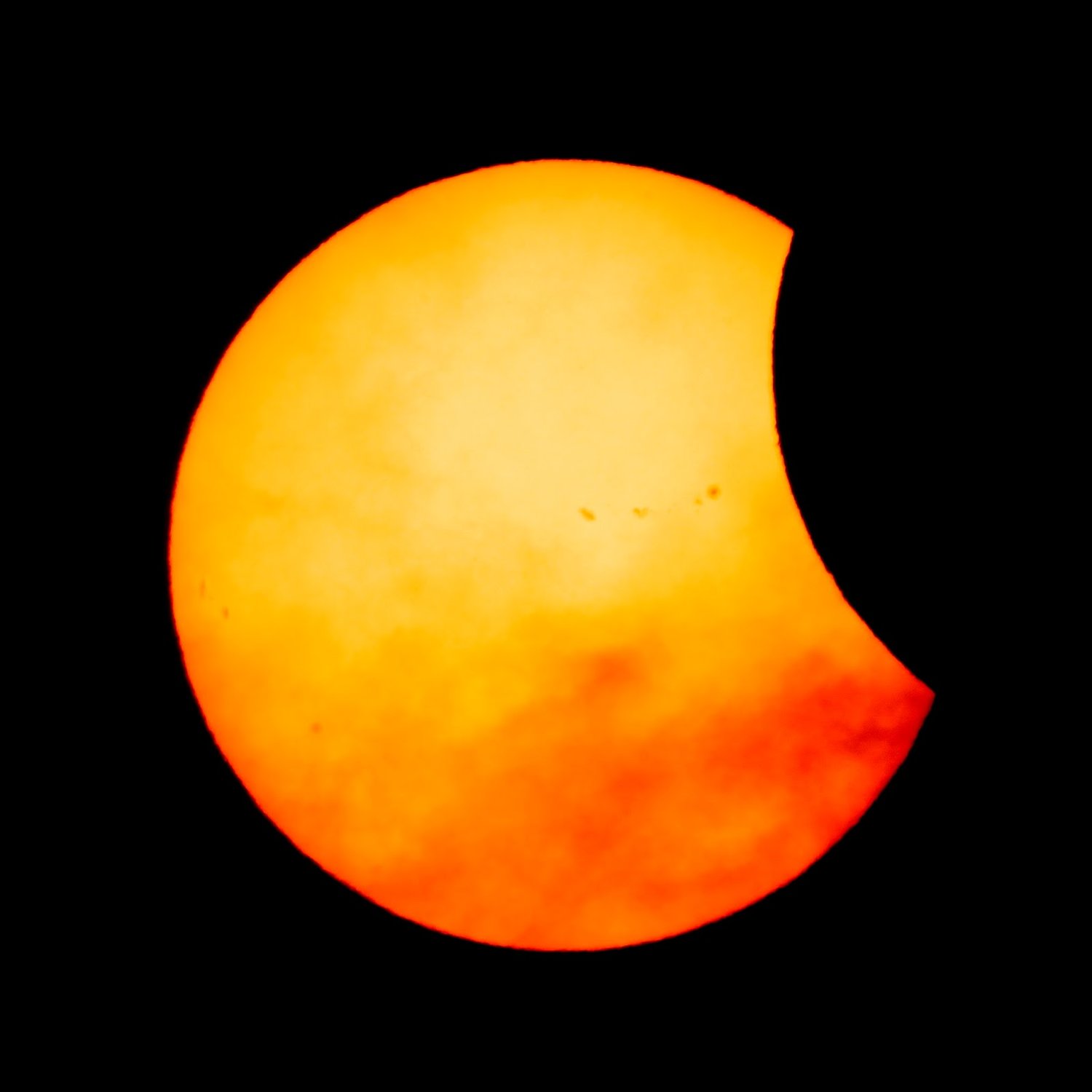 Sunspots and clouds. ©&nbsp;2017 Christopher Couch